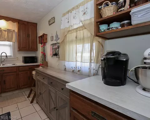805 Clark St, Elyria, OH 44035 photo 7
