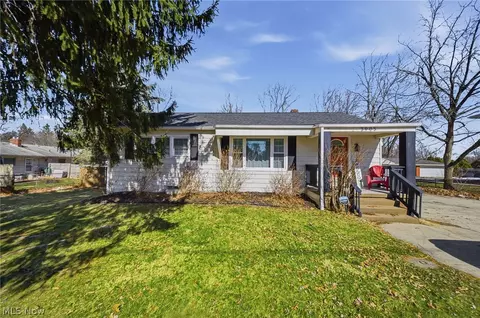 3905 Kent Rd, Stow, OH 44224