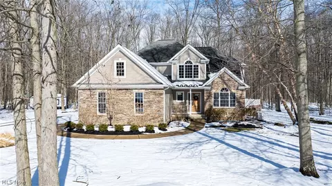 13537 Shirley Dr, Leroy, OH 44077