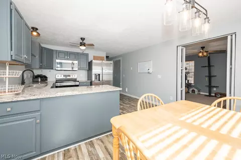 131 Roslyn Ave NW, Canton, OH 44708 photo 5