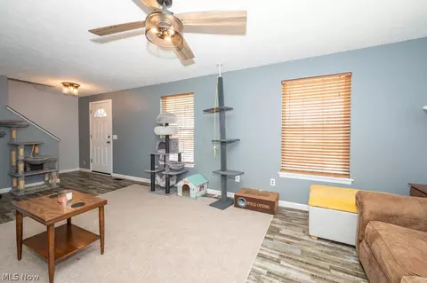131 Roslyn Ave NW, Canton, OH 44708 photo 2