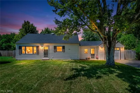 9948 Colfax Dr, Columbia Station, OH 44028