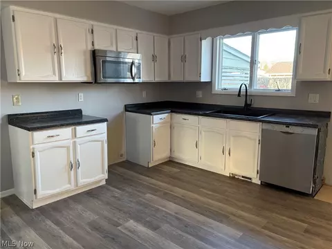 Kitchen - 114 Timberlane Dr, Elyria, OH 44035 photo 1 of 1