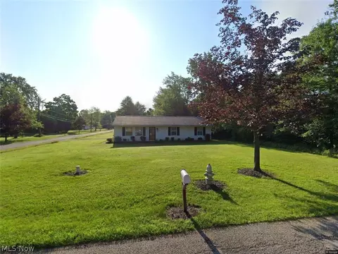 7535 Hickory Rd, Bedford, OH 44146