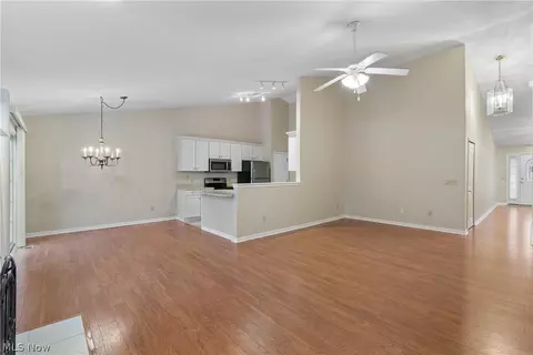4232 Mayfair Dr, Brunswick, OH 44212 photo 6