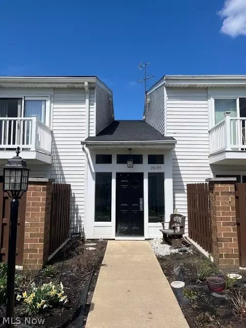 26195 Raintree Blvd #B4, Olmsted Falls, OH 44138
