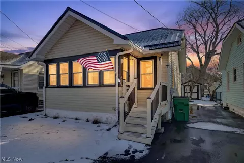 348 East St, Fairport Harbor, OH 44077