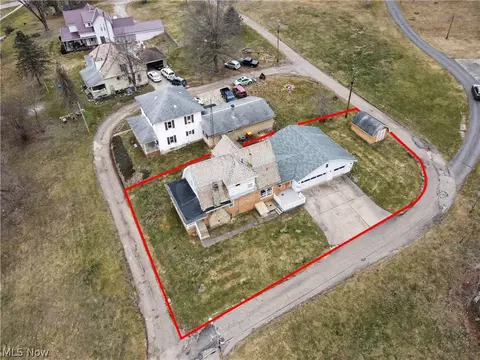 61 City View Dr, Sherrodsville, OH 44675