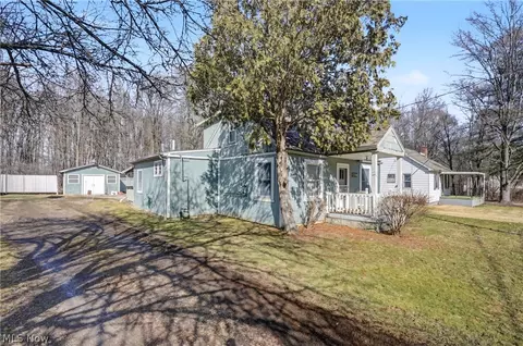 3990 Crum Rd, Youngstown, OH 44515