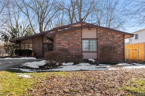 26619 Redwood Dr, Olmsted Falls, OH 44138