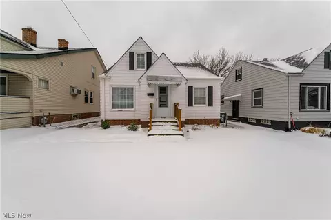 3911 Woodway Ave, Parma, OH 44134