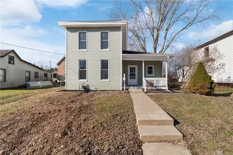431 5th St SW, Massillon, OH 44647