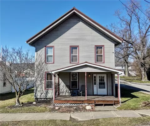 142 E Clay St, Fredericksburg, OH 44627
