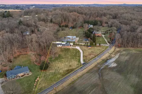 11121 Lafayette Dr NW, Canal Fulton, OH 44614