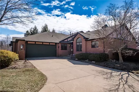 101 N Circle Dr, Canton, OH 44709