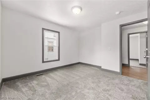Bedroom - 840 E Buchtel Ave, Akron, OH 44305 photo 6 of 16