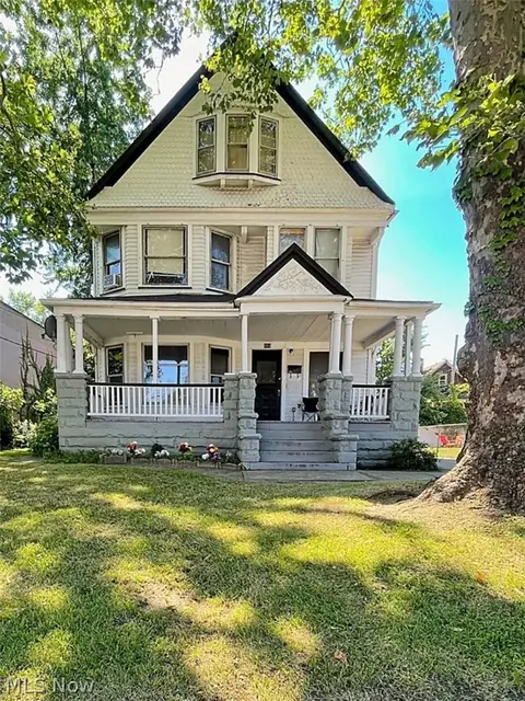 554 Eddy Rd, Cleveland, OH 44108