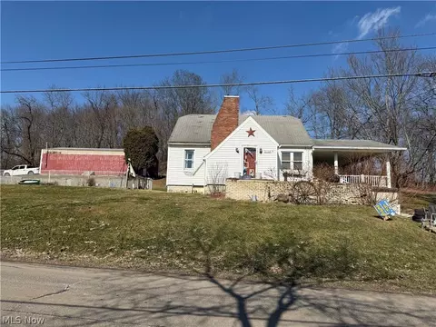 1039 Township Line Rd, Wellsville, OH 43968
