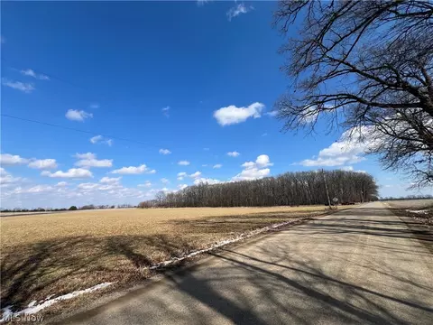 496 Township Road 2402, Lake, OH 44842