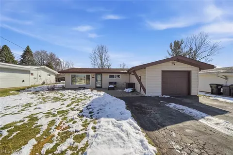9185 Milford Dr, Northfield, OH 44067