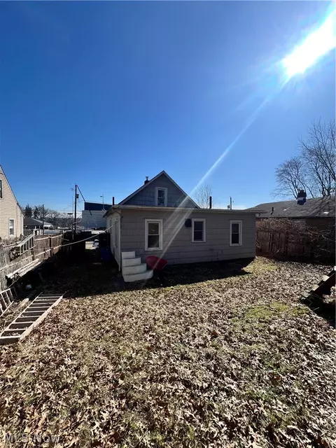 2413 Clearview Ave NW, Canton, OH 44708 photo 4