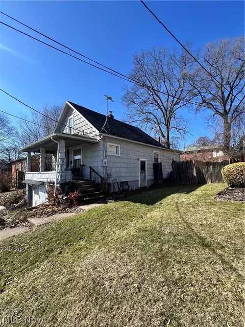 2413 Clearview Ave NW, Canton, OH 44708 photo 2
