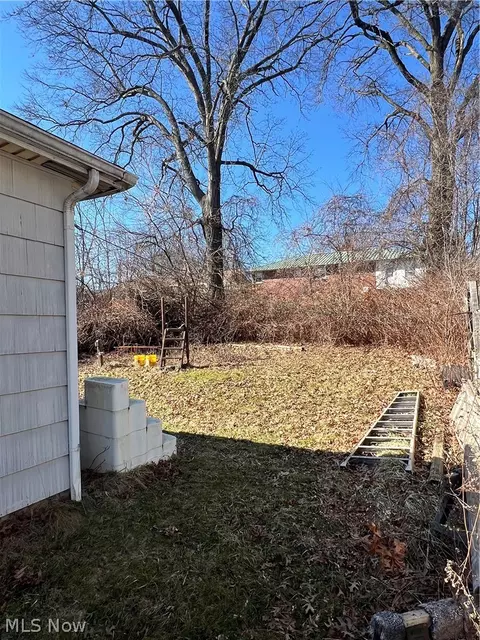 2413 Clearview Ave NW, Canton, OH 44708 photo 3