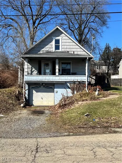 2413 Clearview Ave NW, Canton, OH 44708