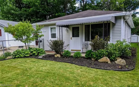 549 Delaware Ave, Elyria, OH 44035