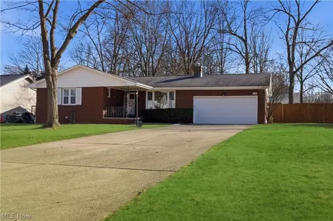 1853 Lancaster Dr, Youngstown, OH 44511