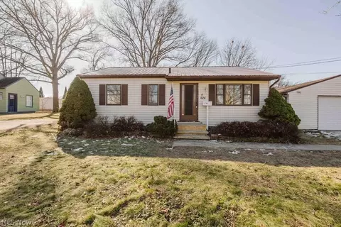 524 Jefferson Ave, Barberton, OH 44203