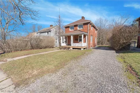 1522 Wade Ave, Alliance, OH 44601