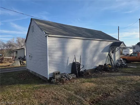 210 Biggs Ave, Conesville, OH 43811 photo 19