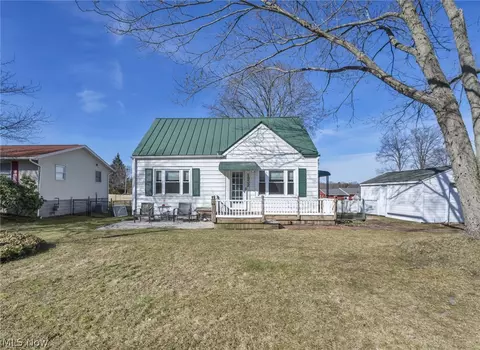 1932 Issaquah St, Cuyahoga Falls, OH 44221