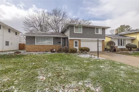 7550 Daytona Dr, Parma, OH 44134