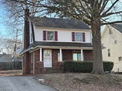 422 N Firestone Blvd, Akron, OH 44301