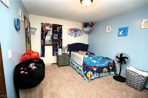 Bedroom - 223 Naples Dr, Elyria, OH 44035 photo 3 of 4