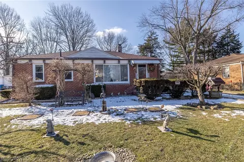 37891 Lake Dr, Avon, OH 44011