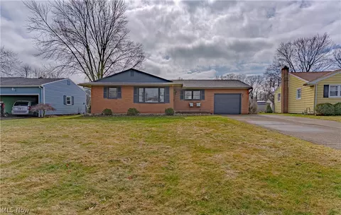 Exterior - 835 Larkridge Ave, Boardman, OH 44512 photo 4 of 6