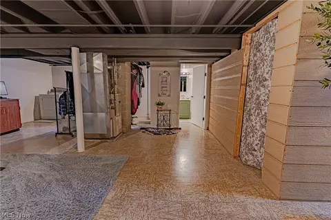 Entry Way - 835 Larkridge Ave, Boardman, OH 44512 photo 5 of 5