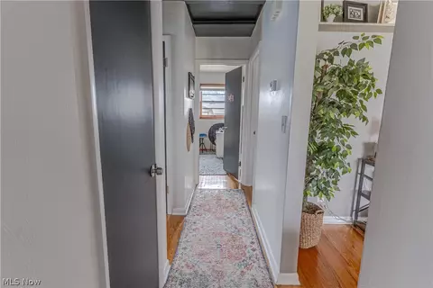 Entry Way - 835 Larkridge Ave, Boardman, OH 44512 photo 3 of 5