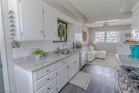 Kitchen - 835 Larkridge Ave, Boardman, OH 44512 photo 3 of 3