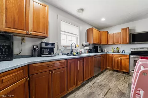 Kitchen - 3913 Ninevah Rd, Ashtabula, OH 44004 photo 3 of 3