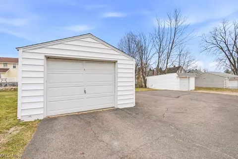 1119 Mount Vernon Ave, Akron, OH 44310 photo 3