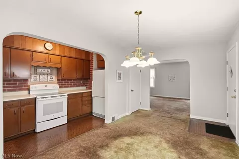 1119 Mount Vernon Ave, Akron, OH 44310 photo 11