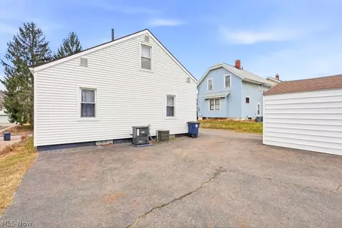 1119 Mount Vernon Ave, Akron, OH 44310 photo 5