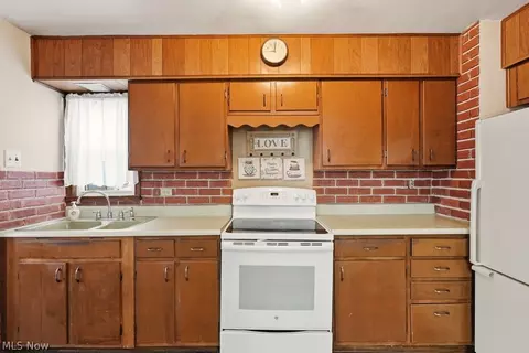1119 Mount Vernon Ave, Akron, OH 44310 photo 13