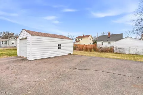 1119 Mount Vernon Ave, Akron, OH 44310 photo 4