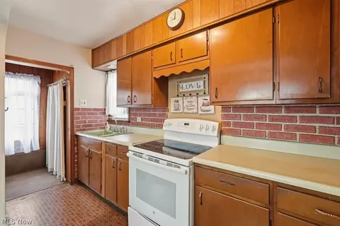 1119 Mount Vernon Ave, Akron, OH 44310 photo 14