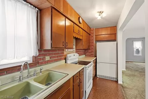 1119 Mount Vernon Ave, Akron, OH 44310 photo 16